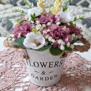Provence-i álom asztaldísz � Mályva rózsák és fehér virágok harmóniája(15cm magas) - Meska.hu