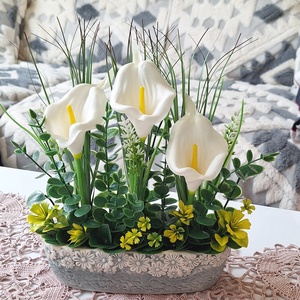 Romantikus fehér kála kompozíció egyedi mintás kaspóban � Prémium kézműves ajándék(20cm magas, 25cm széles)  - otthon & életmód - virágdekoráció - virágdíszek - virágdísz kaspóban - Meska.hu