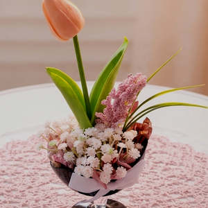 Kelyhes tavaszi asztaldísz � Romantikus barack tulipánnal(15cm magas) - Meska.hu