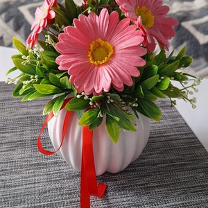 Vidám rózsaszín gerbera asztali dísz � Kézműves otthondekoráció - otthon & életmód - dekoráció - asztal és polc dekoráció - asztaldísz - Meska.hu