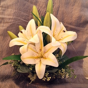  Liliomos sírdísz- antikolt kaspóban (28cm magas 25cm széles) - otthon & életmód - vallás - temetkezési tárgy - sírtálak - Meska.hu