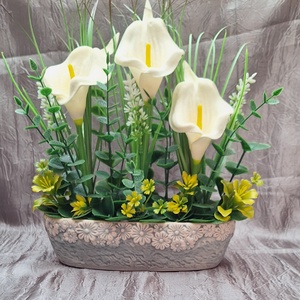 Fehér kála-őszi virágdísz kézműves kaspóban(20cm magas, 25cm széles)  - Meska.hu
