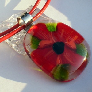 Piros virágos  üvegékszer , ajándék nőknek névnapra, születésnapra. - Meska.hu