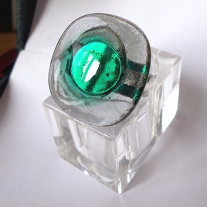 Szürkében smaragd gyűrű, ajándék nőknek  karácsonyra, névnapra, születésnapra. - ékszer - gyűrű - statement gyűrű - Meska.hu