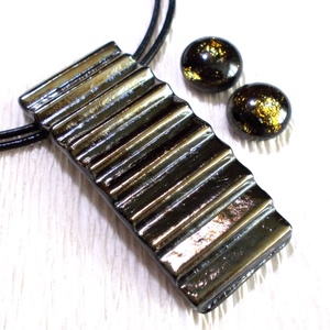 Hajlított bronzos dichroic ékszerszett, ajándék névnapra, születésnapra. - Meska.hu