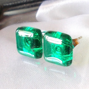 Smaragd üveg fülbevaló, ajándék  névnapra, születésnapra. - ékszer - fülbevaló - Meska.hu