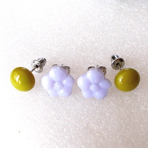 Levendula zölddel fülbevaló páros, ajándék nőknek névnapra, születésnapra.  - ékszer - fülbevaló - lógó fülbevaló - Meska.hu