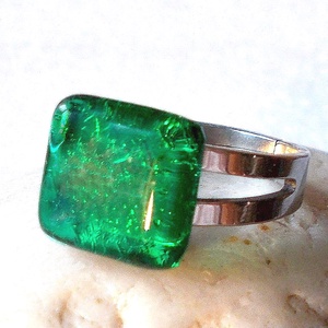 Smaragd üveg fülbevaló, ajándék  névnapra, születésnapra. - ékszer - fülbevaló - Meska.hu