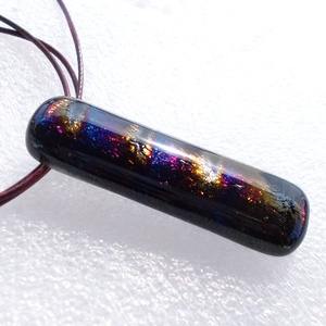 Kékes-bíbor mintás dichroic medál, ajándék névnapra, születésnapra. - ékszer - nyaklánc - medálos nyaklánc - Meska.hu Kékes-bíbor mintás dichroic medál, ajándék névnapra, születésnapra. - ékszer - nyaklánc - medálos nyaklánc - Meska.hu
