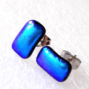 Orvosi fém! Kék dichroic trendi stiftes  fülbevaló, ajándék  névnapra, születésnapra. - ékszer - fülbevaló - pötty fülbevaló - Meska.hu