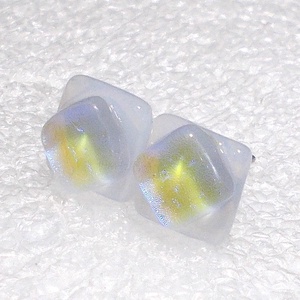 ORVOSI FÉM! Univerzum dichroic  fülbevaló, ajándék névnapra, születésnapra. - ékszer - fülbevaló - pötty fülbevaló - Meska.hu