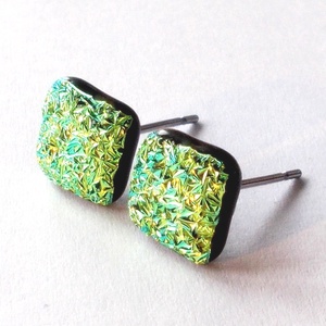 ORVOSI FÉM! Szikrázó arany kocka dichroic  fülbevaló, ajándék névnapra, születésnapra., Ékszer, Fülbevaló, Pötty fülbevaló, Ékszerkészítés, Üvegművészet, MESKA