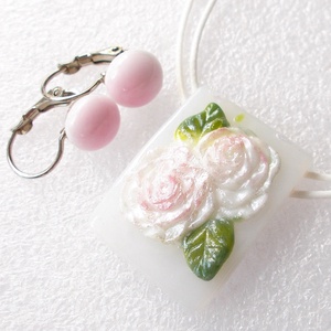 Ezüst fényű angol rózsa, romantikus ékszerszett, ajándék  ballagásra, névnapra, születésnapra. - ékszer - ékszerszett - Meska.hu