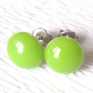 Lime zöld üveg fülbevaló, ajándék lányoknak, nőknek névnapra,születésnapra. - Meska.hu