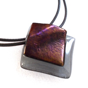 Bronzos bíborfény szürkében medál, ajándék névnapra, születésnapra. - ékszer - nyaklánc - medál - Meska.hu