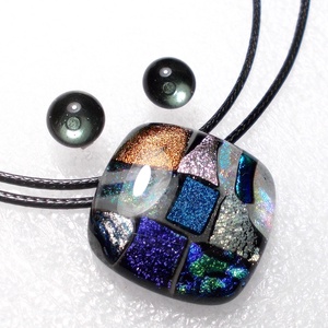 Szürkében dichroic szivárvány nyaklánc, ajándék pedagógus napra, születésnapra, névnapra.  - ékszer - ékszerszett - Meska.hu