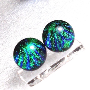 ORVOSI FÉM!  Pávakék ragyogás  stiftes fülbevaló, ajándék névnapra, születésnapra. - Meska.hu