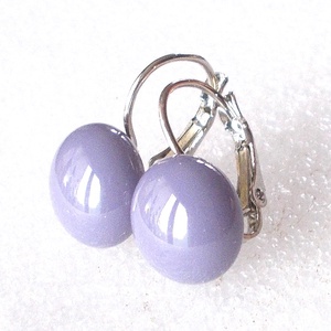 NEMESACÉL! Pasztell lila üveg fülbevaló, ajándék nőknek névnapra, születésnapra.  - ékszer - fülbevaló - lógó fülbevaló - Meska.hu