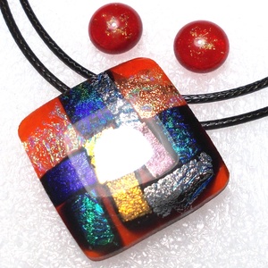 Színek fények pirosban, dichroic ékszerszett, ajándék pedagógus napra, születésnapra, névnapra. , Ékszer, Ékszerszett, Ékszerkészítés, Üvegművészet, Meska