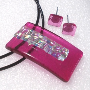 KÉSZLETKISÖPRÉS!  Szivárványos fukszia dichroic ékszerszett, ajándék névnapra, születésnapra. - ékszer - ékszerszett - Meska.hu
