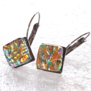 NEMESACÉL! Aranyló dichroic színek kapcsos fülbevaló, ajándék nőknek névnapra, születésnapra.  - ékszer - fülbevaló - lógó fülbevaló - Meska.hu