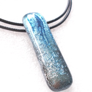 NEMESACÉL!  Ezüstkék dichroic nyaklánc., Ékszer, Ékszerszett, Ékszerkészítés, Üvegművészet, MESKA
