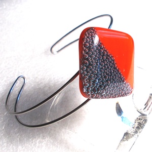  AKCIÓ! Elegáns piros karkötő, ajándék nőnek, névnapra, születésnapra. - ékszer - karkötő - karkötő medállal - Meska.hu