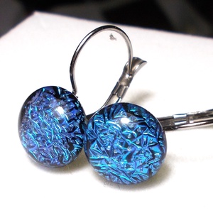 NEMESACÉL! Kék szikrázó  dichroic kapcsos fülbevaló, ajándék nőknek névnapra, születésnapra.  - ékszer - fülbevaló - lógó fülbevaló - Meska.hu