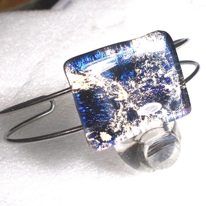   NEMESACÉL! Aranyló mélykék karkötő, ballagásra, névnapra, születésnapra. - ékszer - karkötő - karkötő medállal - Meska.hu