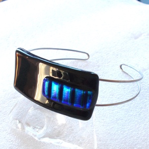 NEMESACÉL! Kék-fekete karkötő, ajándék óvónéniknek, tanító néniknek pedagógus napra. - ékszer - karkötő - karkötő medállal - Meska.hu