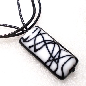 Fekete-fehér trendi ékszerszett, ajándék nőknek névnapra, születésnapra. - ékszer - ékszerszett - Meska.hu