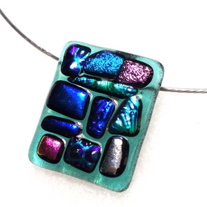 NEMESACÉL! Dichroic mozaik nyaklánc, ajándék pedagógus napra, születésnapra, névnapra. , Ékszer, Nyaklánc, Medál, Ékszerkészítés, Üvegművészet, MESKA