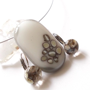 Fehér szürke mintával ékszerszett, ajándék ballagásra, névnapra, születésnapra. - ékszer - ékszerszett - Meska.hu