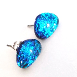 Orvosi fém! Kék dichroic lencsi-kavics stiftes fülbevaló  , ajándék  névnapra, születésnapra. - ékszer - fülbevaló - pötty fülbevaló - Meska.hu