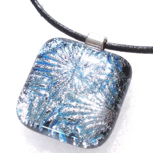 Ezüstkék dichroic medál, Valentín napra., Ékszer, Nyaklánc, Medálos nyaklánc, Ékszerkészítés, Üvegművészet, MESKA