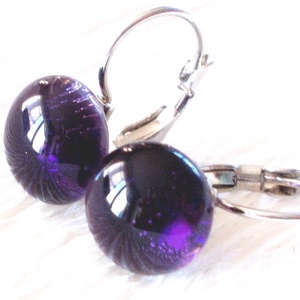 Nemesacél! Ametiszt lila üveg fülbevaló, ajándék nőknek névnapra, születésnapra. , Ékszer, Fülbevaló, Lógó fülbevaló, Ékszerkészítés, Üvegművészet, MESKA