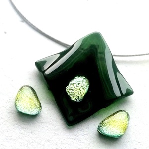 Aranyló smaragd trendi nyaklánc, ajándék névnapra, születésnapra. - Meska.hu