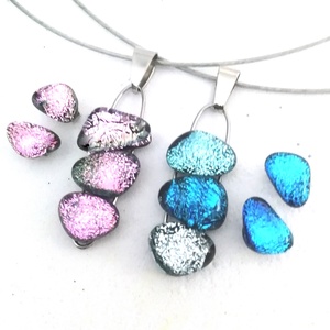  NEMESACÉL!  Színes dichroic kavicsok, páros ékszerszett. - ékszer - ékszerszett - Meska.hu