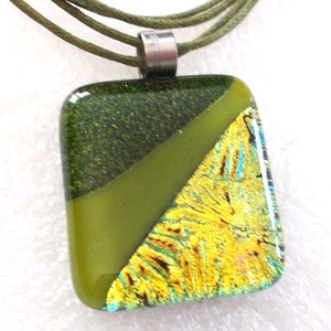 Zöld-arany fények nyaklánc, ajándék névnapra, születésnapra. - Meska.hu