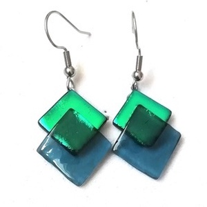 ORVOSI FÉM !  Kék-zöld kockák trendi  fülbevaló  , ajándék  névnapra, születésnapra. - ékszer - fülbevaló - lógó fülbevaló - Meska.hu