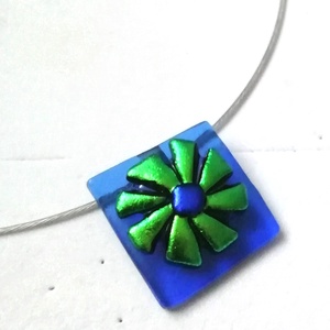 Zöld szellőrózsa kékben, ajándék névnapra, születésnapra. - ékszer - ékszerszett - Meska.hu