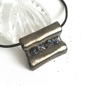 Bronzos szivárvány dichroic nyaklanc, ajándék névnapra, születésnapra. - ékszer - nyaklánc - medálos nyaklánc - Meska.hu
