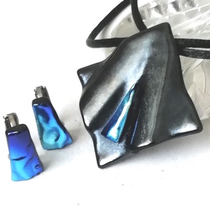 NEMESACÉL!  Kék-metál fények nyaklánc és klipszes fülbevaló, ajándék névnapra születésnapra. - ékszer - ékszerszett - Meska.hu