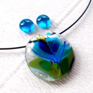 Kék virágos üvegékszer, ajándék nőkneknévnapra, születésnapra. - ékszer - ékszerszett - Meska.hu