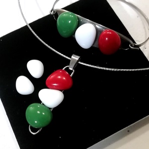 NEMESACÉL!  Nemzeti színű karkötő. . - ékszer - karkötő - gyöngyös karkötő - Meska.hu