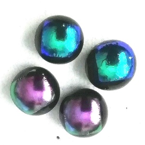 NEMESACÉL! Smaragd dichroic kisméretű fülbevaló páros., Ékszer, Fülbevaló, Pötty fülbevaló, Ékszerkészítés, Üvegművészet, MESKA