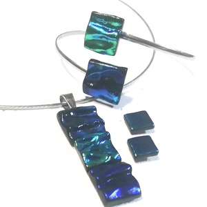 AKCIÓ! Nemesacél kék-zöld kockák trendi ékszerszett. - ékszer - ékszerszett - Meska.hu