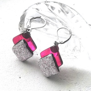 ORVOSI FÉM !  Fukszia kockák trendi  fülbevaló  , ajándék  névnapra, születésnapra. - ékszer - fülbevaló - lógó fülbevaló - Meska.hu