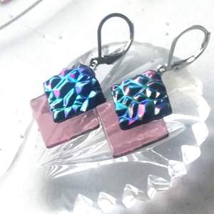 ORVOSI FÉM !  Mályvás szivárvány kockák trendi  fülbevaló  , ajándék  névnapra, születésnapra., Ékszer, Fülbevaló, Lógó fülbevaló, Ékszerkészítés, Üvegművészet, MESKA