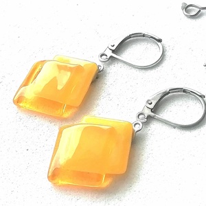 ORVOSI FÉM ! Napsugár trendi  fülbevaló  , ajándék  névnapra, születésnapra. - Meska.hu